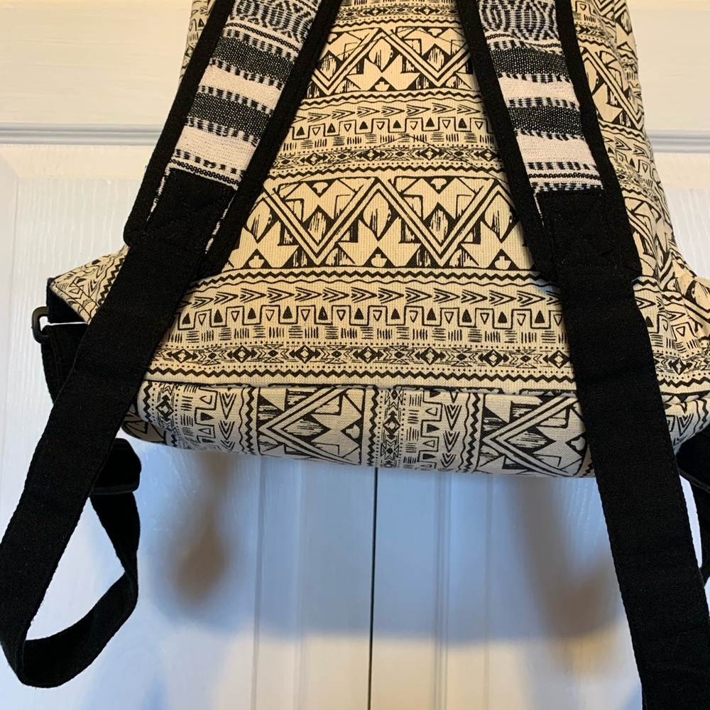 Earthbound Trading Co backpack - Picture 9 of 11